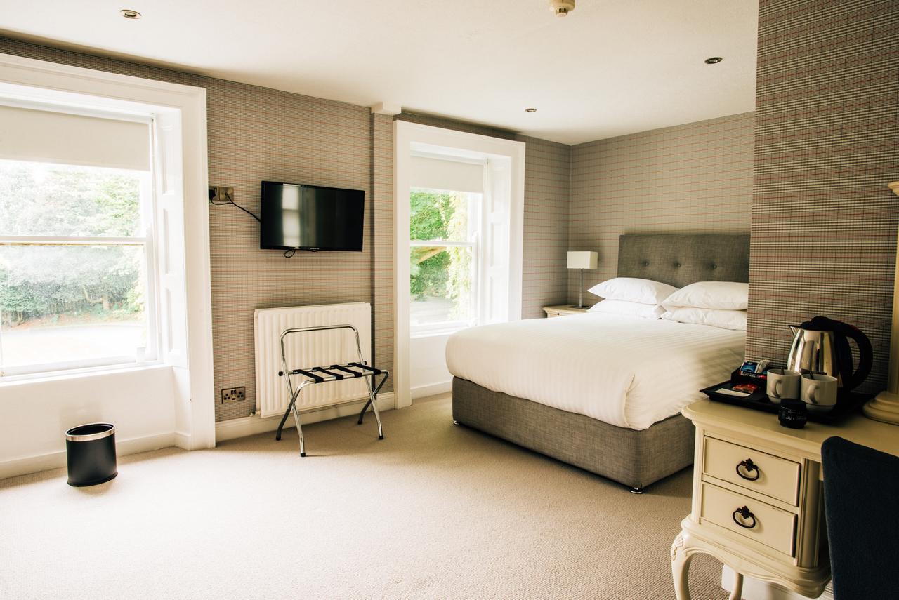 Belmont House Hotel Банбридж Екстериор снимка