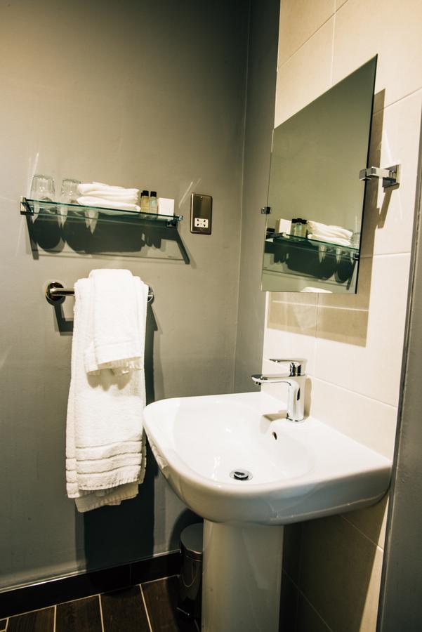 Belmont House Hotel Банбридж Екстериор снимка